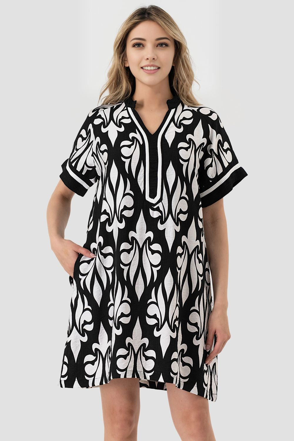 The Classic Contrast Printed Shift Dress - Black