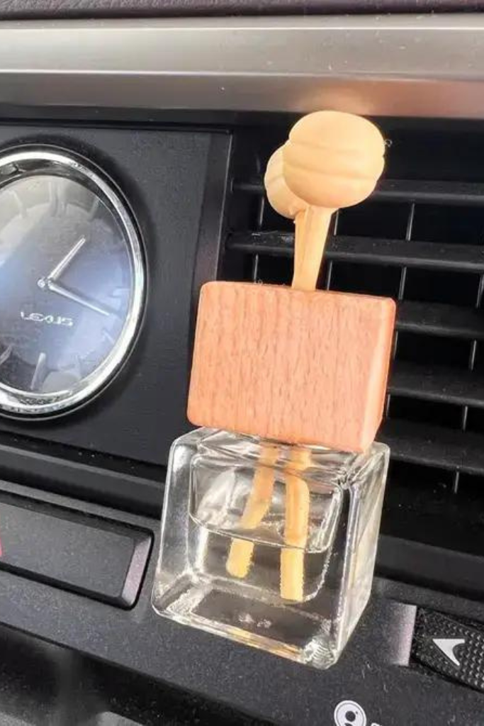 Car Hanging Diffuser - Mango & Coconut Milk