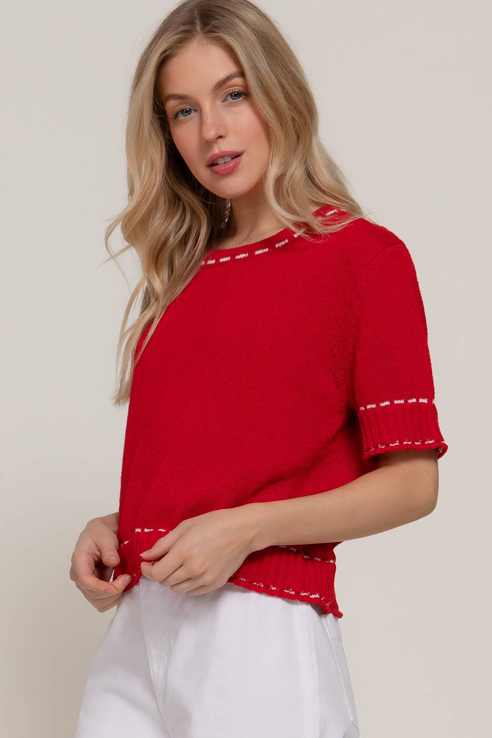 Short Sleeve Round Neck Sweater with Contrast Color Stitch: RED-red/white / L