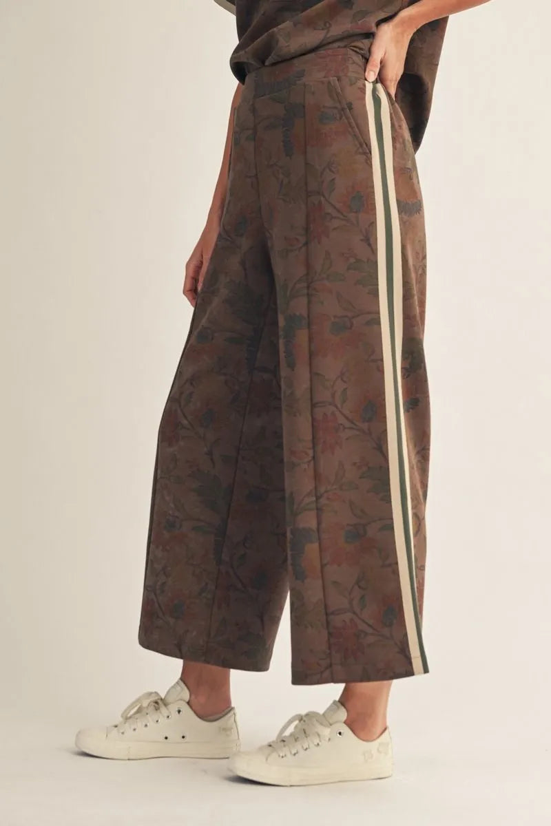 The Autumn Bloom Wide-Leg Pants - Brown – view 2